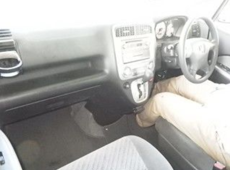 Миниатюра: HONDA STREAM RN1