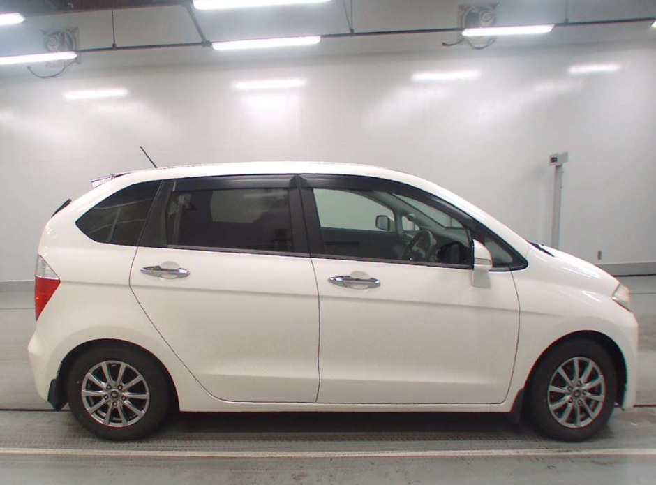 Миниатюра: HONDA EDIX BE1