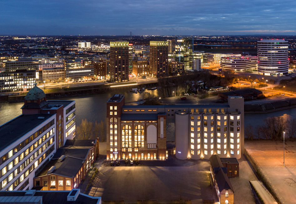 Inner courtyard of Plange Mühle with the silo buildings