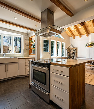 182026-04-21-6 Rue Alarie, Val-David-8355-HDR.jpg