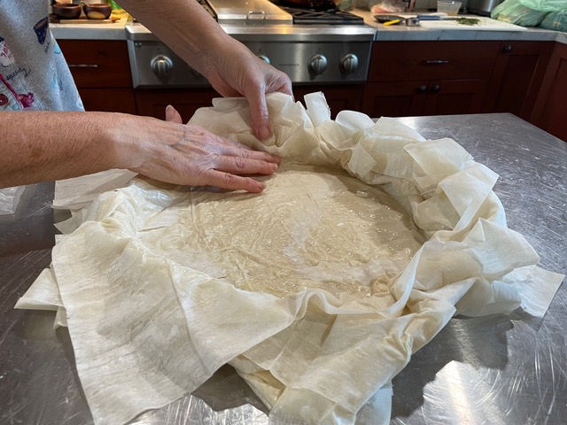 Fit the dough into the bottom at a right angle.