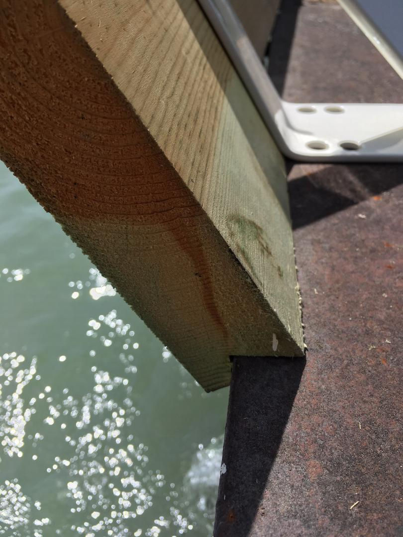 SPLASH GUARD