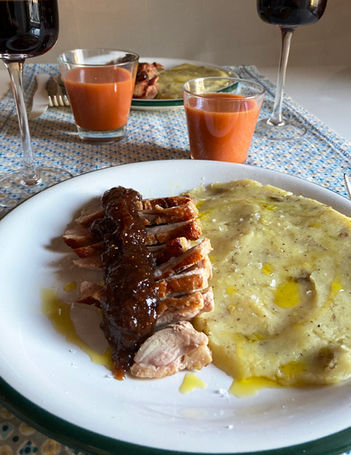 Magret de pato con salsa de higos y puré de patatas a la trufa
