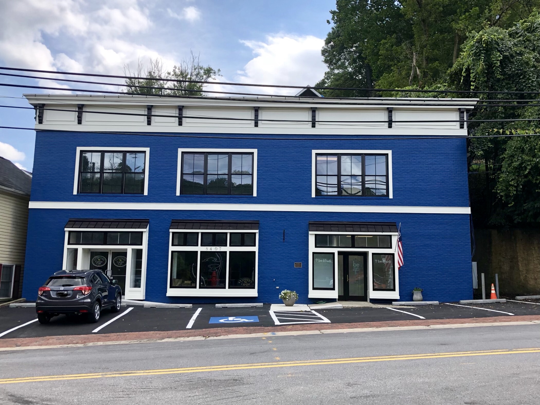 Clipper's Canine Cafe