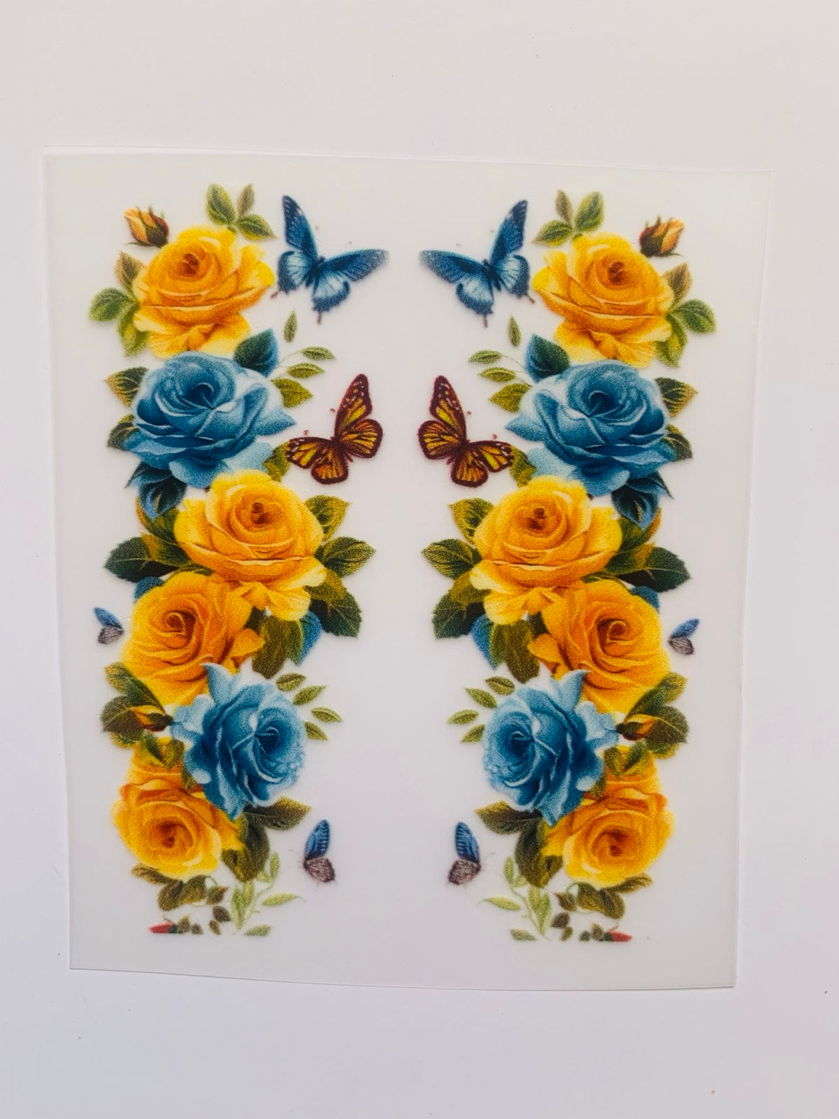 Термоналіпка ,,Сине ,жовтень троянди з метеликом" набір 2шт для стрічки  4см 