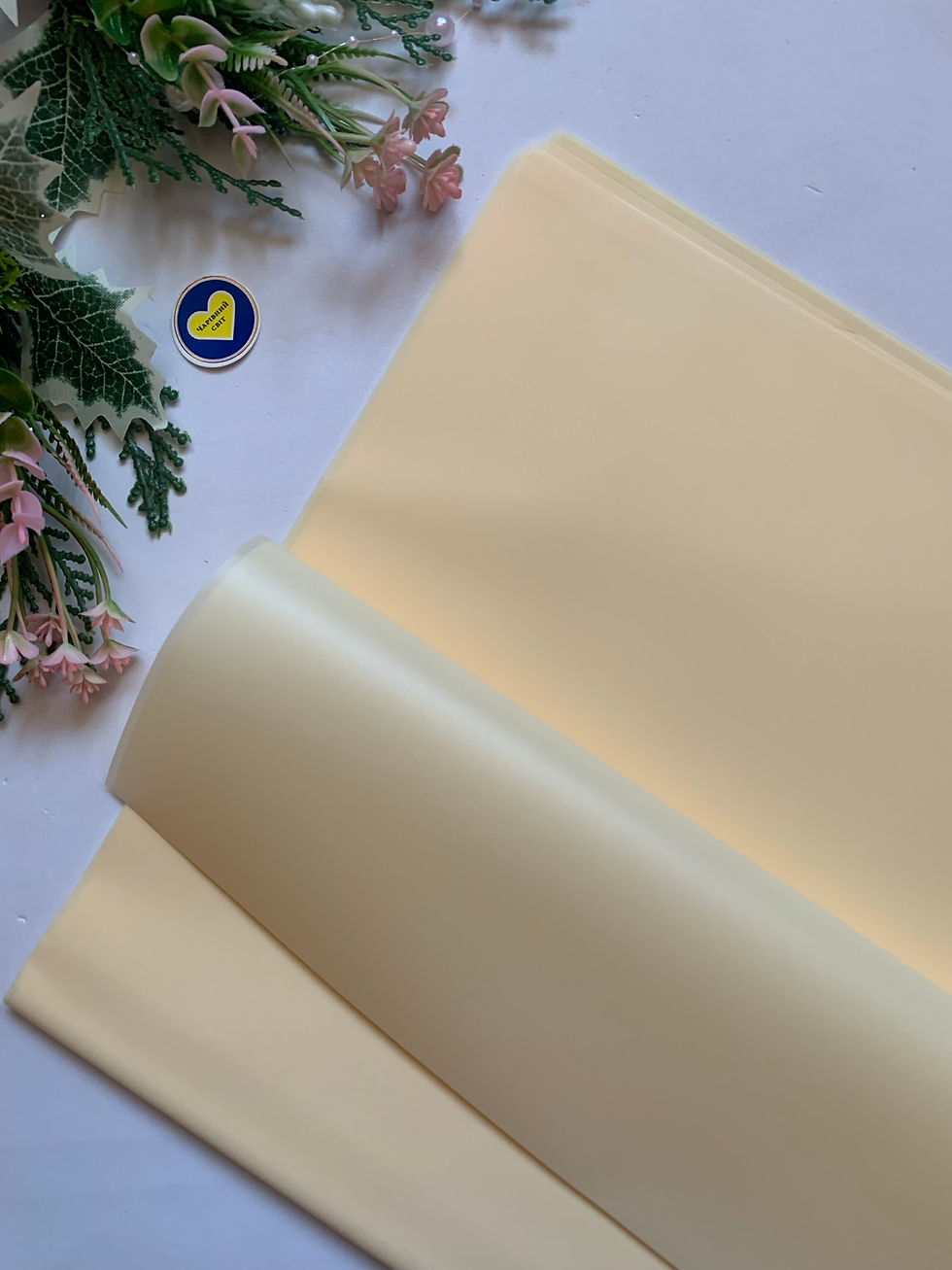 Прев'ю: Калька для квітів розмір 57-57см колір кремовий 