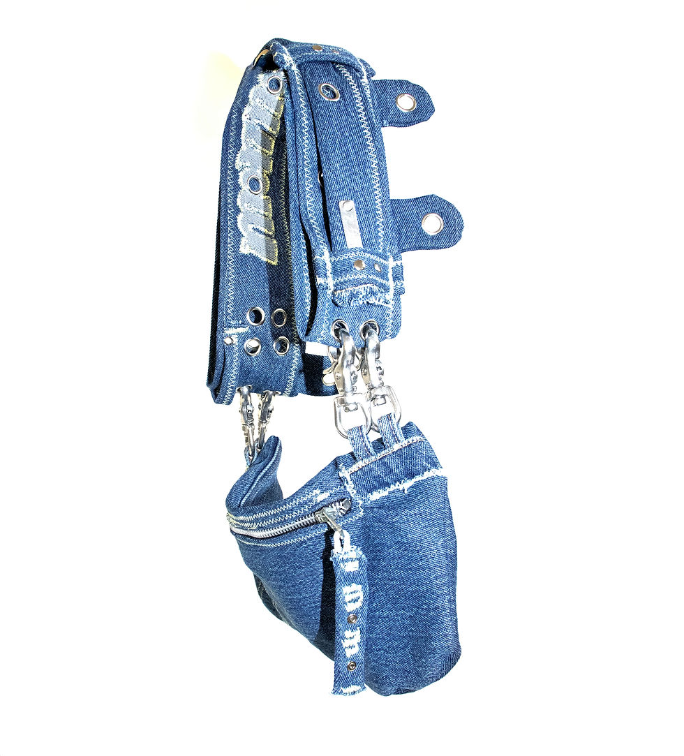 Thumbnail: BELTBAG 002 "AMERICAN WOMAN"