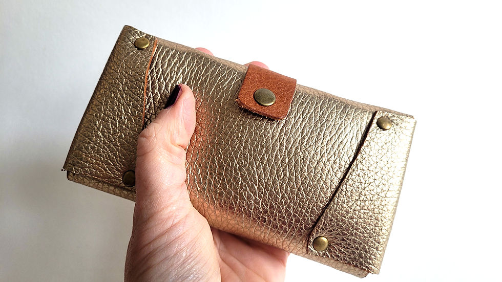 Thumbnail: Metallic leather purse