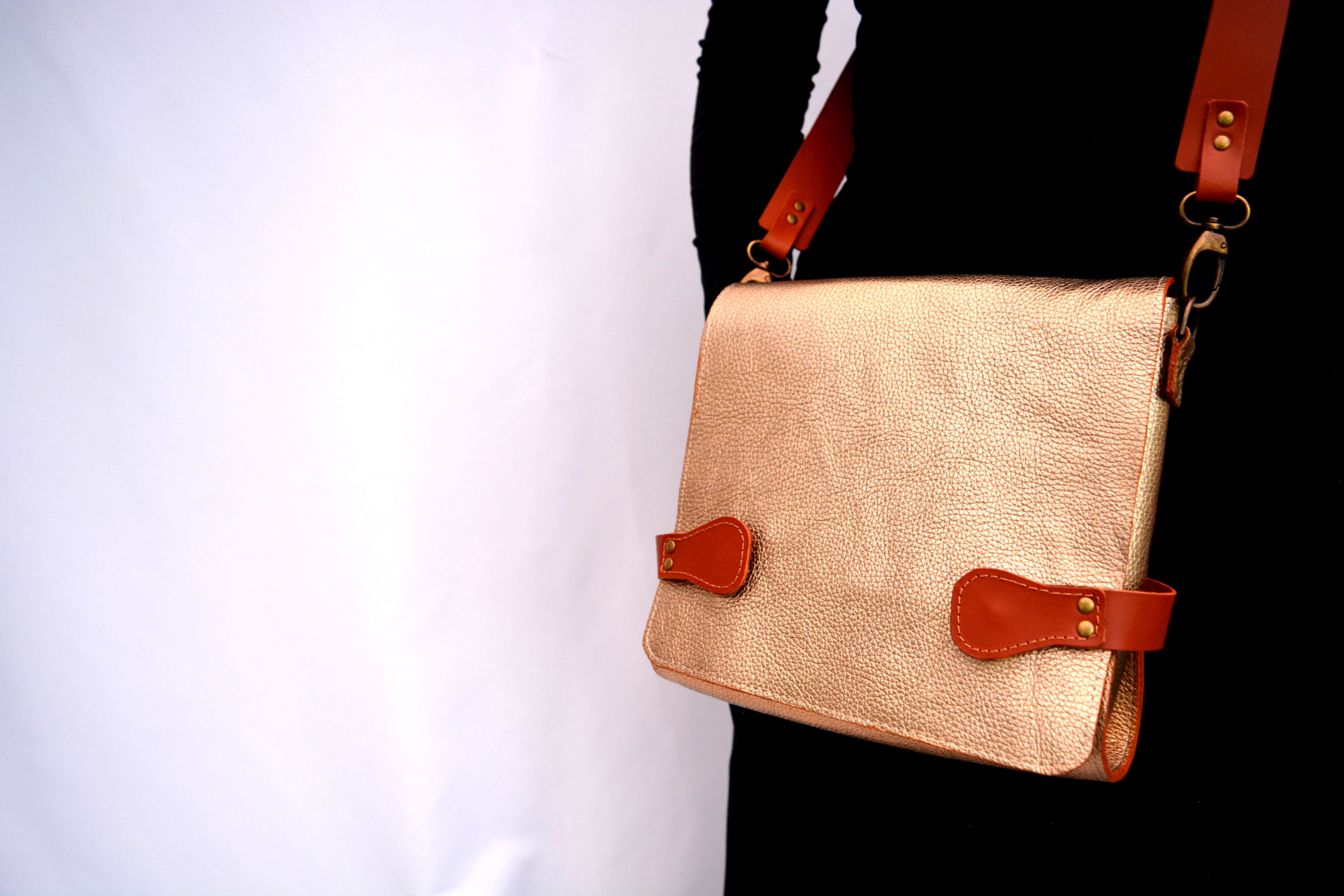 Sara leather cross body bag