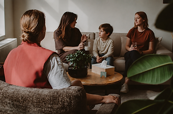 Gezinsgesprek en therapie bij kinderpsycholoog kurago in hasselt en borgloon