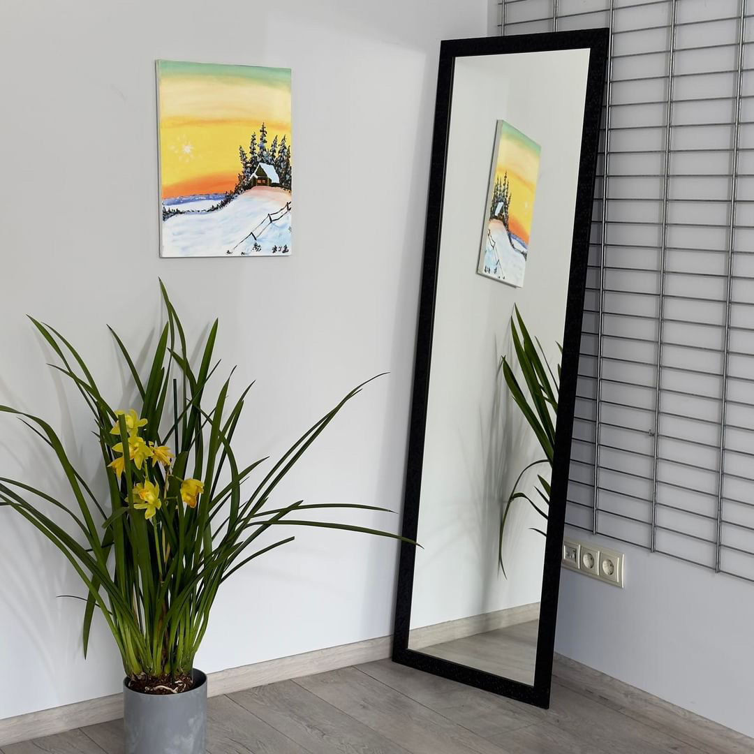 Дзеркало підлогове в багетній рамі