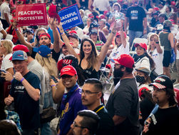 Các cuộc vận động tranh cử của Trump liên quan đến 30,000 nhiễm COVID-19 và 700 người chết