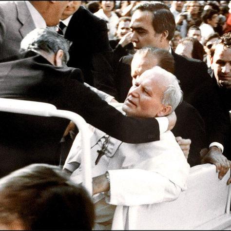 1981 წლის 13 მაისს წმიდა პაპს, იოანე პავლე II-ს ესროლეს 