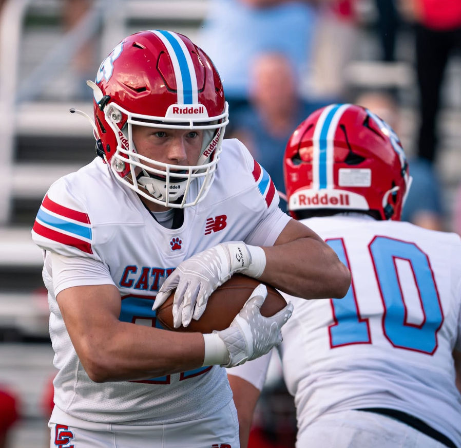 Kellan Natliz catches a pass (Credit: Patrick Bloch)