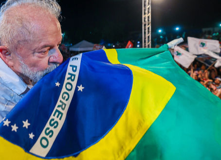 Lula renova R$ 562 milhões em contratos de propaganda