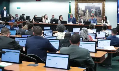 CCJ da Câmara retoma hoje votação de PEC que reduz maioridade penal para 16 anos