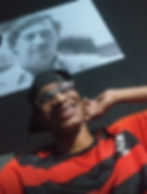 A história de MC Arrascaeta é uma celebração da superação e da reinvenção no cenário musical.