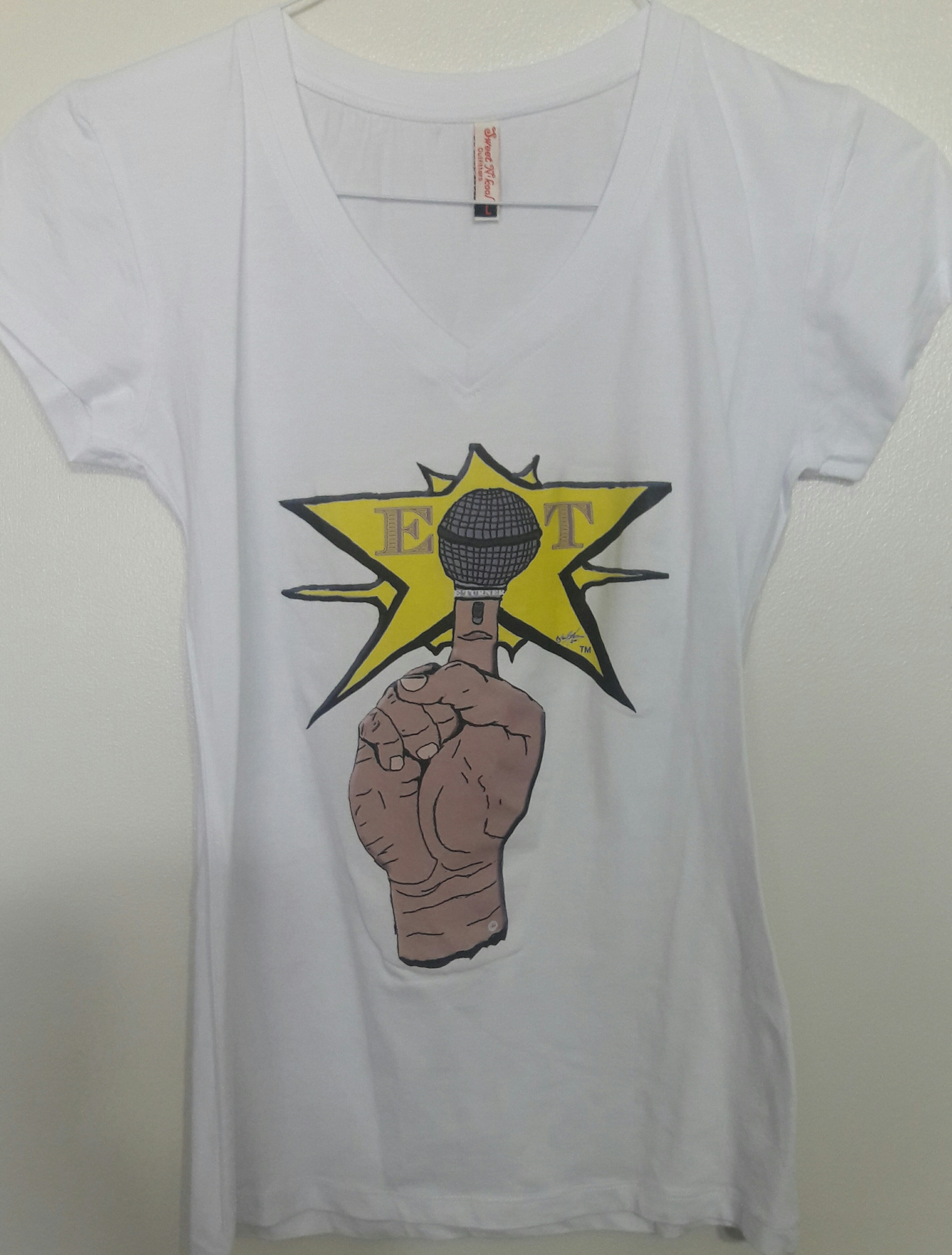 ET  ladies "I can make you famous" shirt