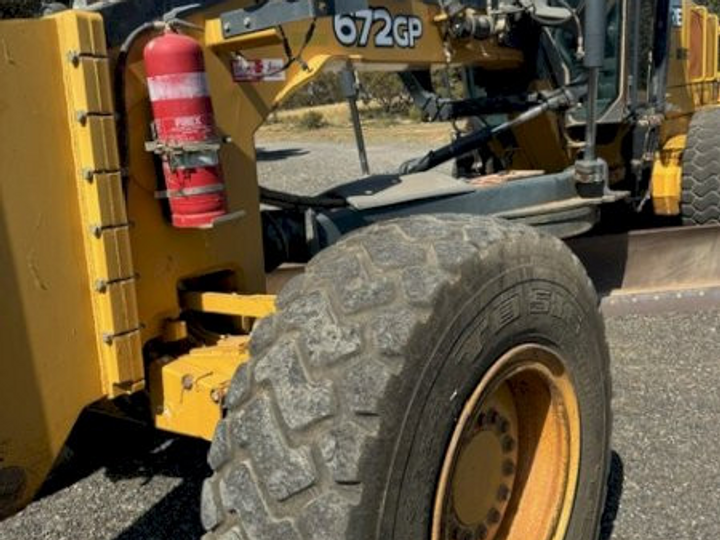 2013 John Deere 672GP Grader