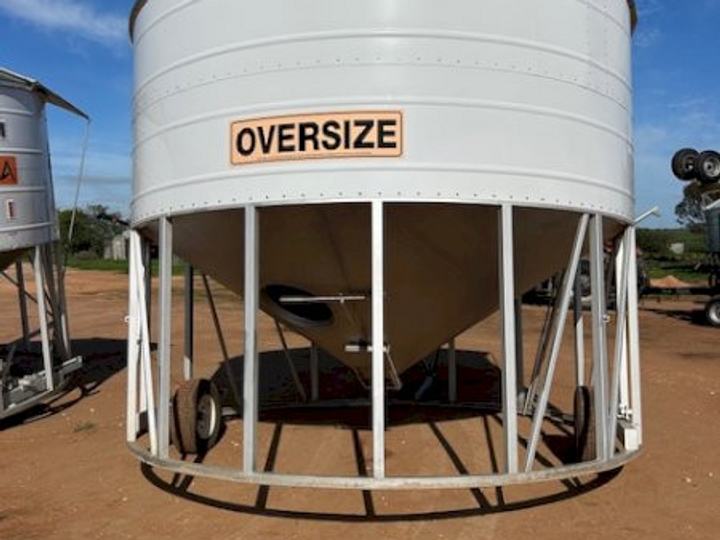 2021 Ahrens 31-Tonne Field Bin