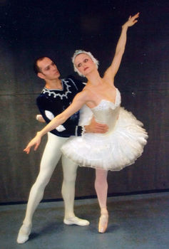 Felicity and Sabir Utabaev in Swan Lake.