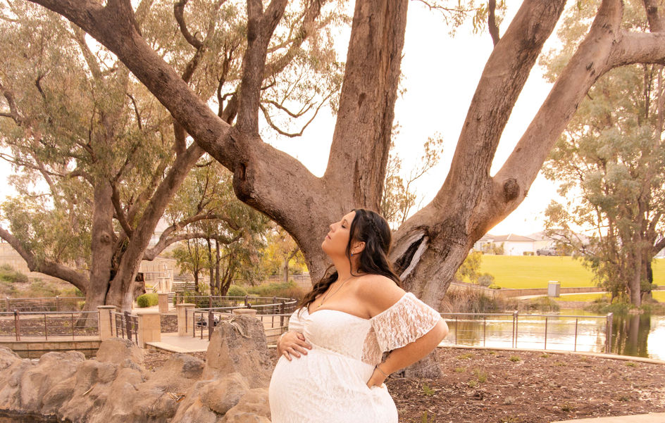 Maternity photos at Mandurah park during golden hour
