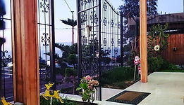 55451698_286145095611187_493487899173663