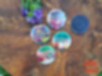 Runde 50 cm große Buttons mit Magnet auf der Rückseite. Die Bilder zeigen verschiedene Tomaten und Sprüche