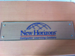 Cristal_templado_señalizacion_corporativa_NEW_HORIZONS