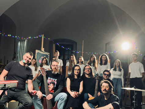 Rozsvítíme stromy — vánoční píseň Pedagogické fakulty Univerzity Palackého v Olomouci