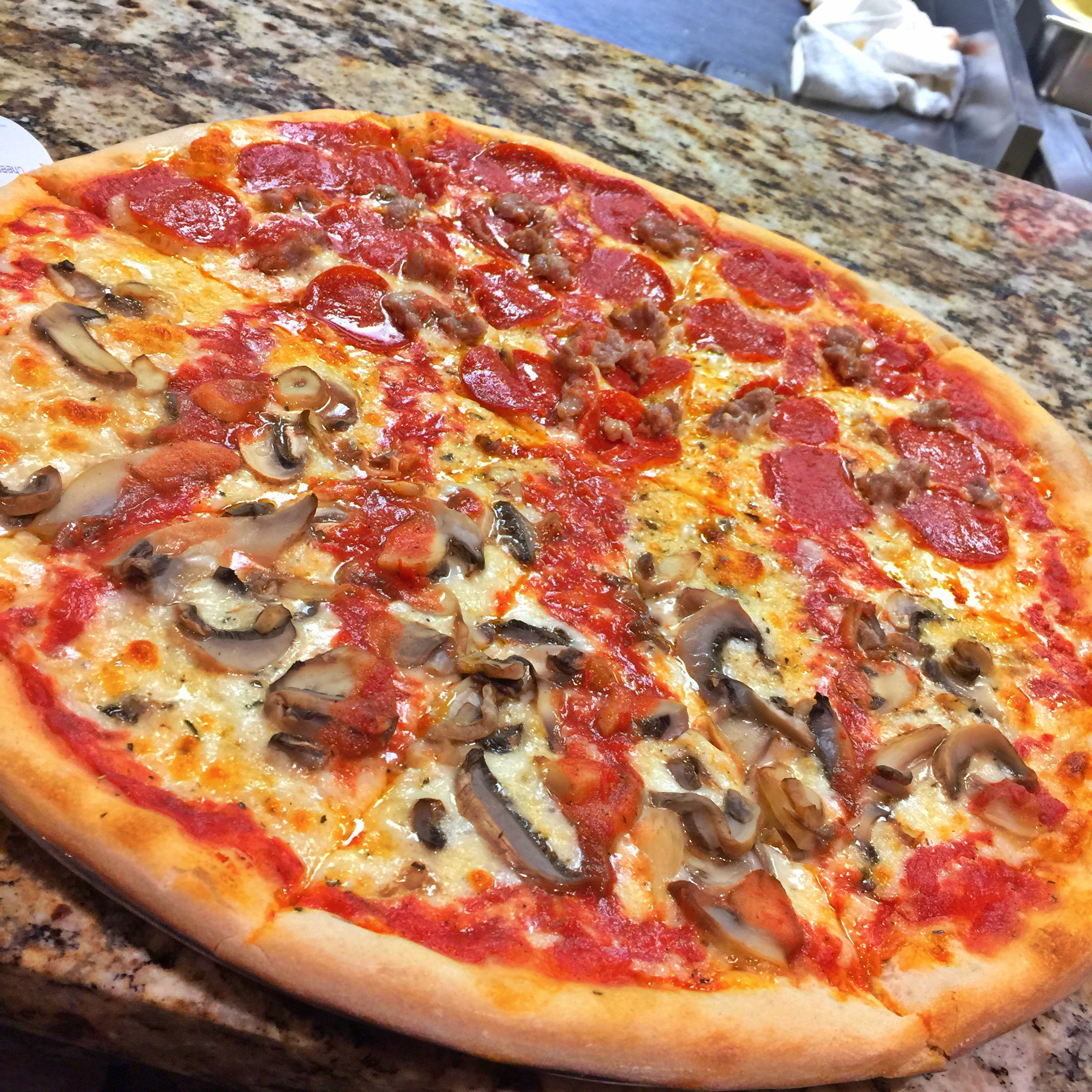 Strawberry's Pub & Pizza Woodbridge NJ