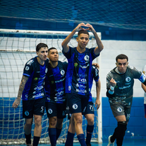 Taubaté Futsal vence de virada