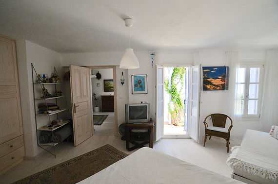 Guest bedroom of villa in old village of Alonissos