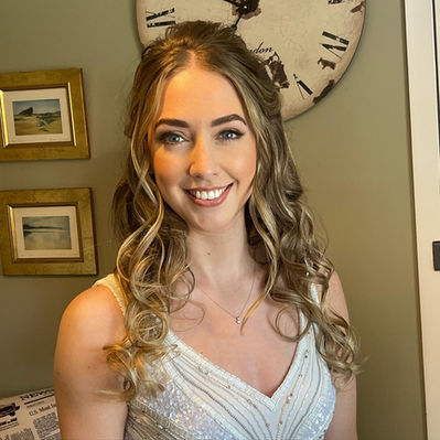 Soft wavey bridal hair