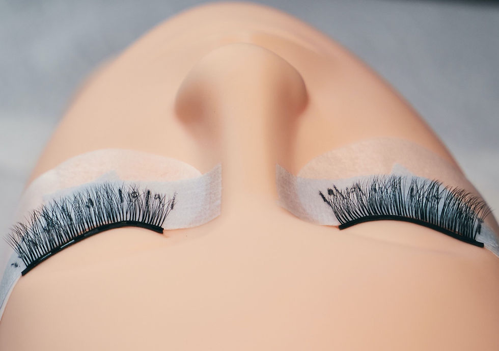 Thumbnail: Designer Custom Magnetic Lashes Clear Liner