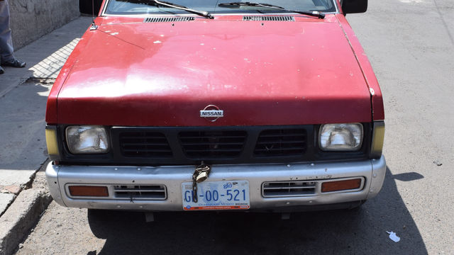 RECUPERAN UNA NISSAN ROBADA Y RECOGEN UNA BLAZER DE LOS LADRONES.