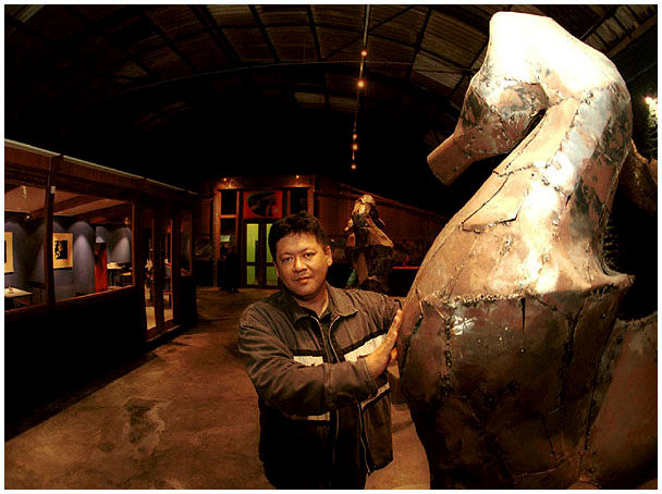 Escultura em metal ( vendido )
