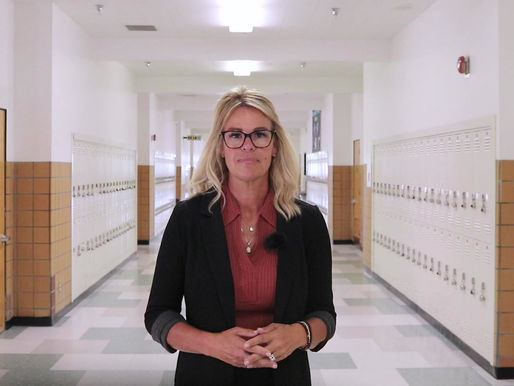 Attend school every day! ¡Asiste a la escuela todos los dÃas!