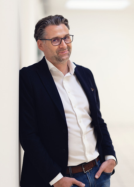 Modernes Business Portrait einer Eventmanagerin aus Winterthur