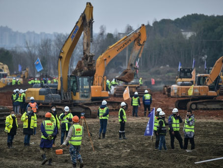Carrera contrarreloj en Wuhan para construir un hospital en 10 días