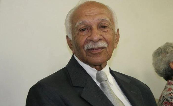 Professor Moacir Teófilo