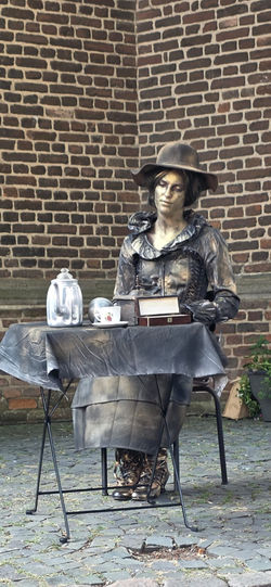 Living Statue