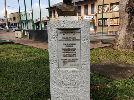 BUSTO DEL FUNDADOR DE ACACIAS