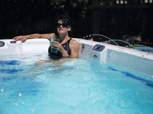 How Much Water Does a Hot Tub Hold?