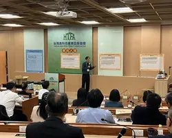 總監察人宣布開票結果