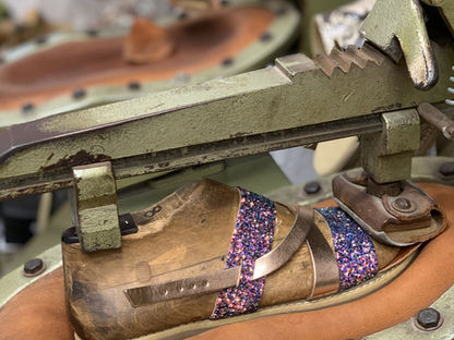 Les Poupées à vos pieds!