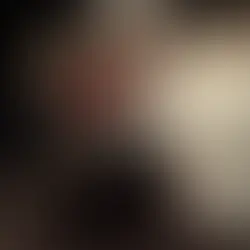 Eşref Rüya, klasik bir dram dizisi gibi başlasa da aslında çok katmanlı bir yapıya sahiptir.