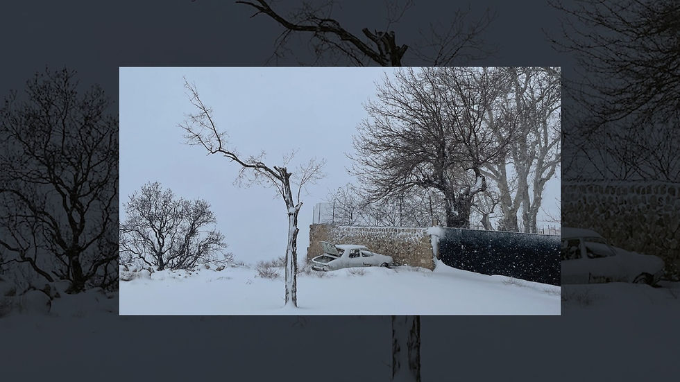 Karlı bir hava manzarası.