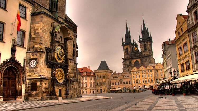 Prag şehrine ait bir görsel.