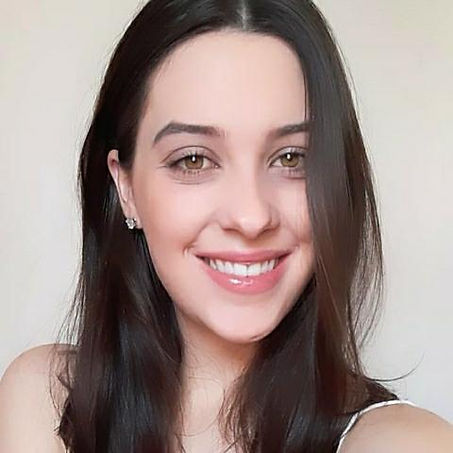 rosto de uma mulher jovem
